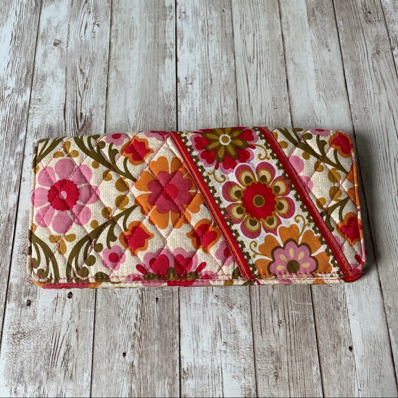 PREOWNED VERA BRADLEY PINK AND CREAM WALLET FLORAL - Picture 1 of 7